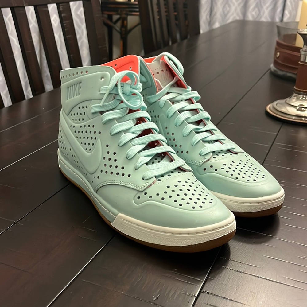 Nike Air Royalty MD LT VT NRG Shoes Sneakers new Mint Candy Womens Size 8.5